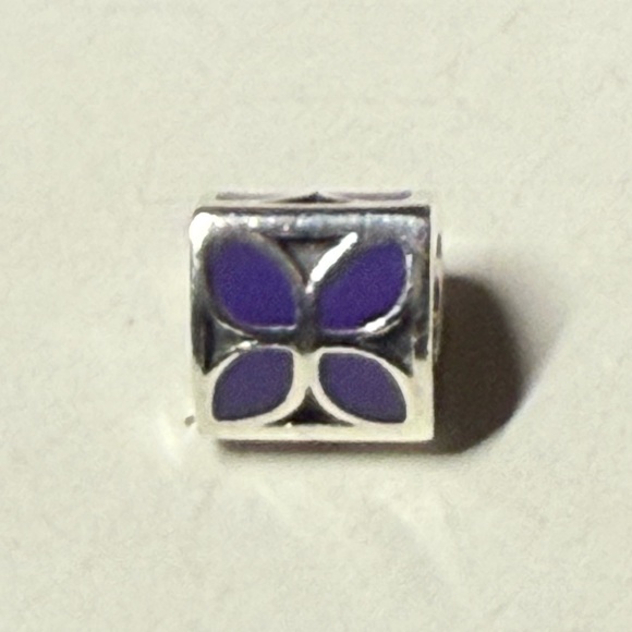 Pandora purple enamel four petal flier. On all three sides - Picture 2 of 4